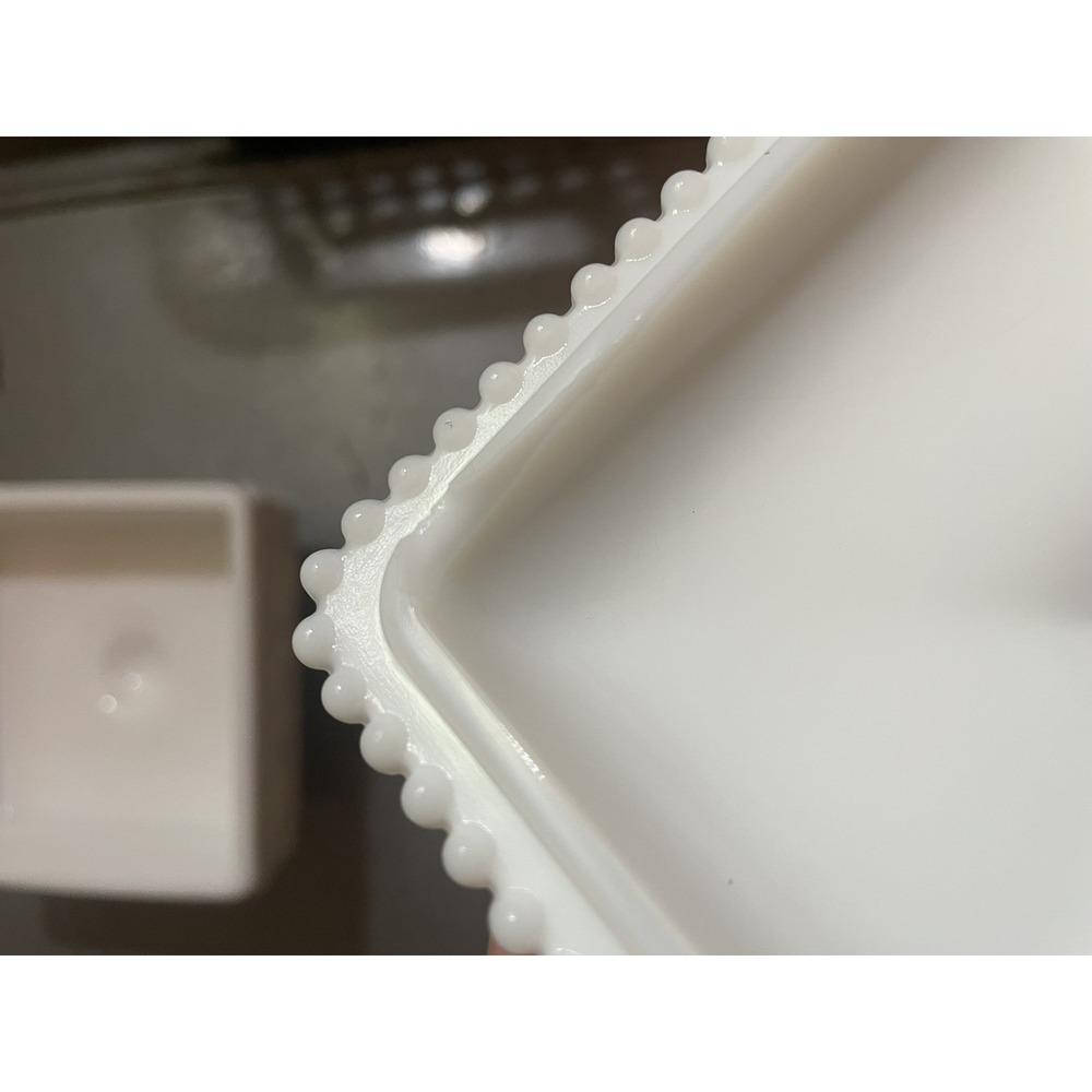 Westmoreland Paneled Grape Milk Glass Beaded Edge Honey Box w Lid and small chip - Picture 4 of 4